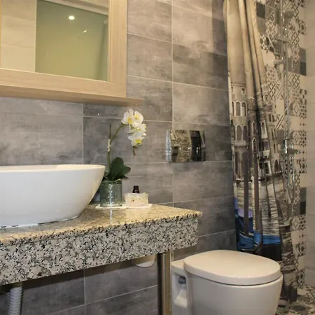 Divina Apartment *