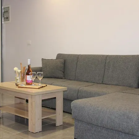 Apartment Divina